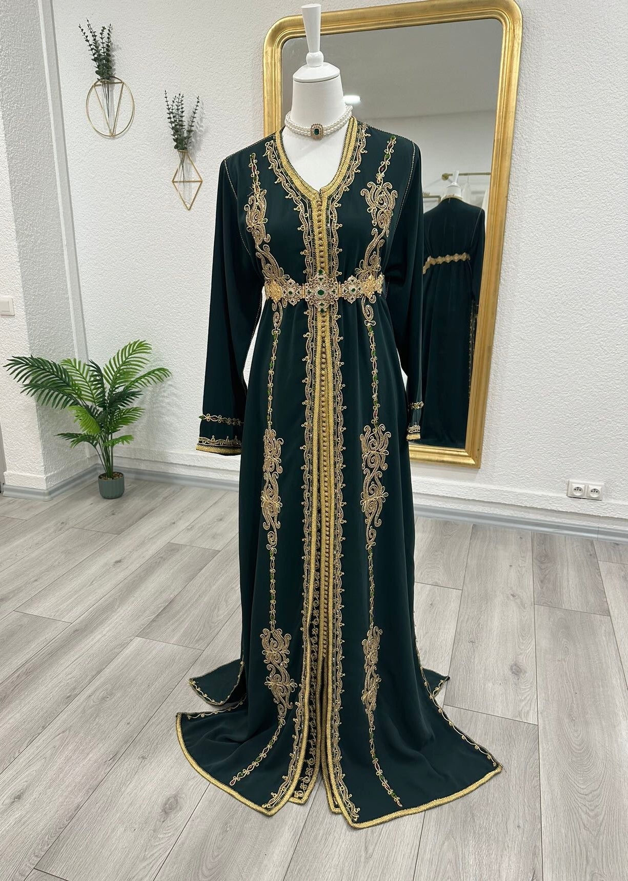 takchita, caftan marocain, robe location, rental dress, wedding dress