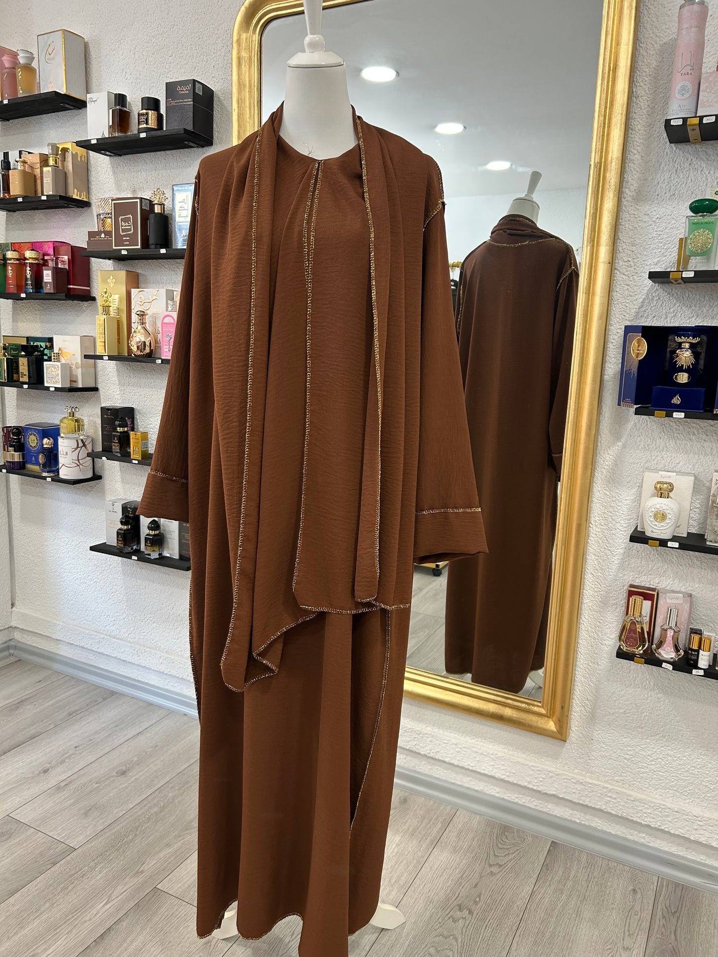Box abaya