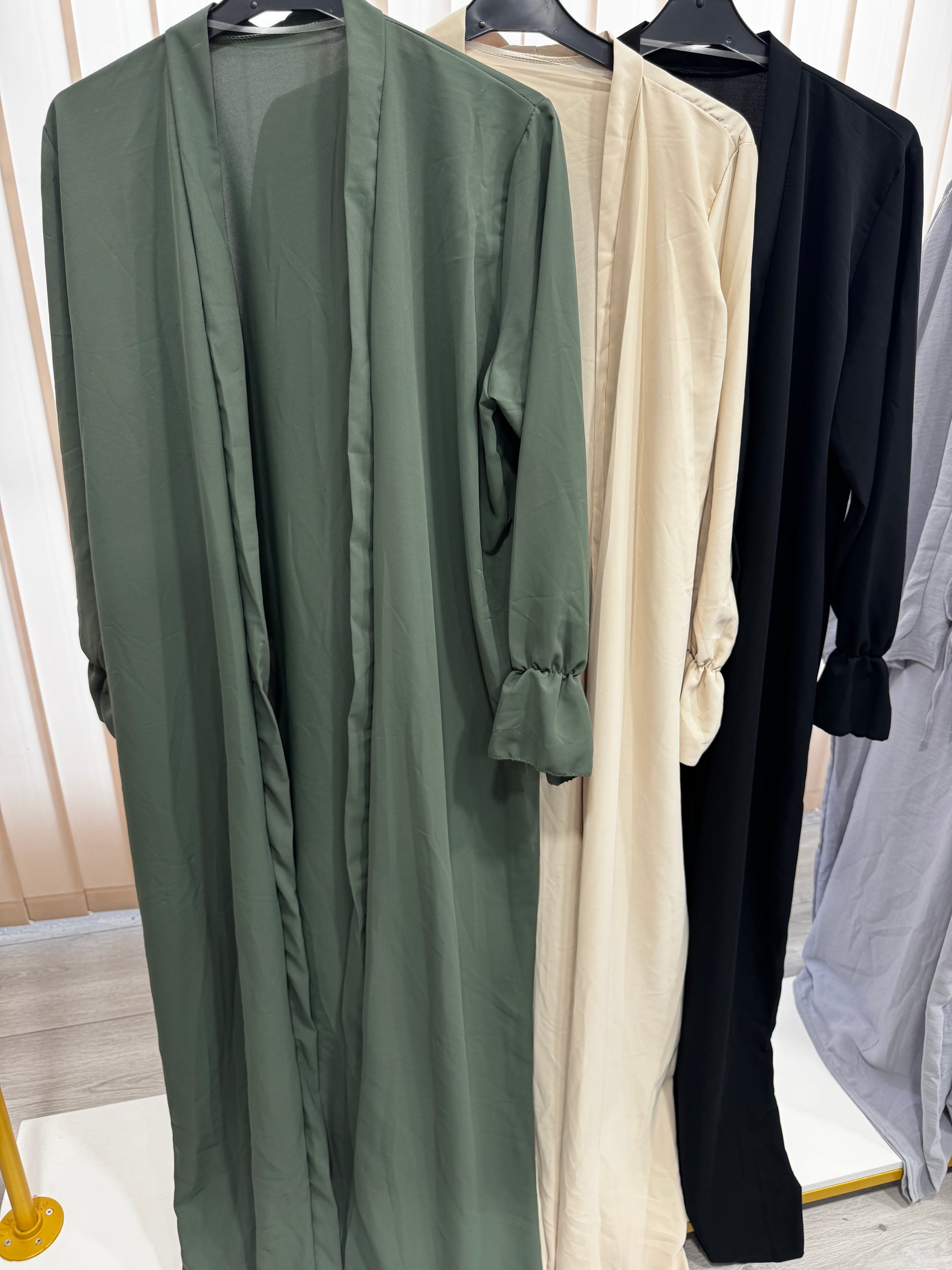 kimono long, soie de medine, prêt à porter mastour, modeste, mastour, ootd mastour, 