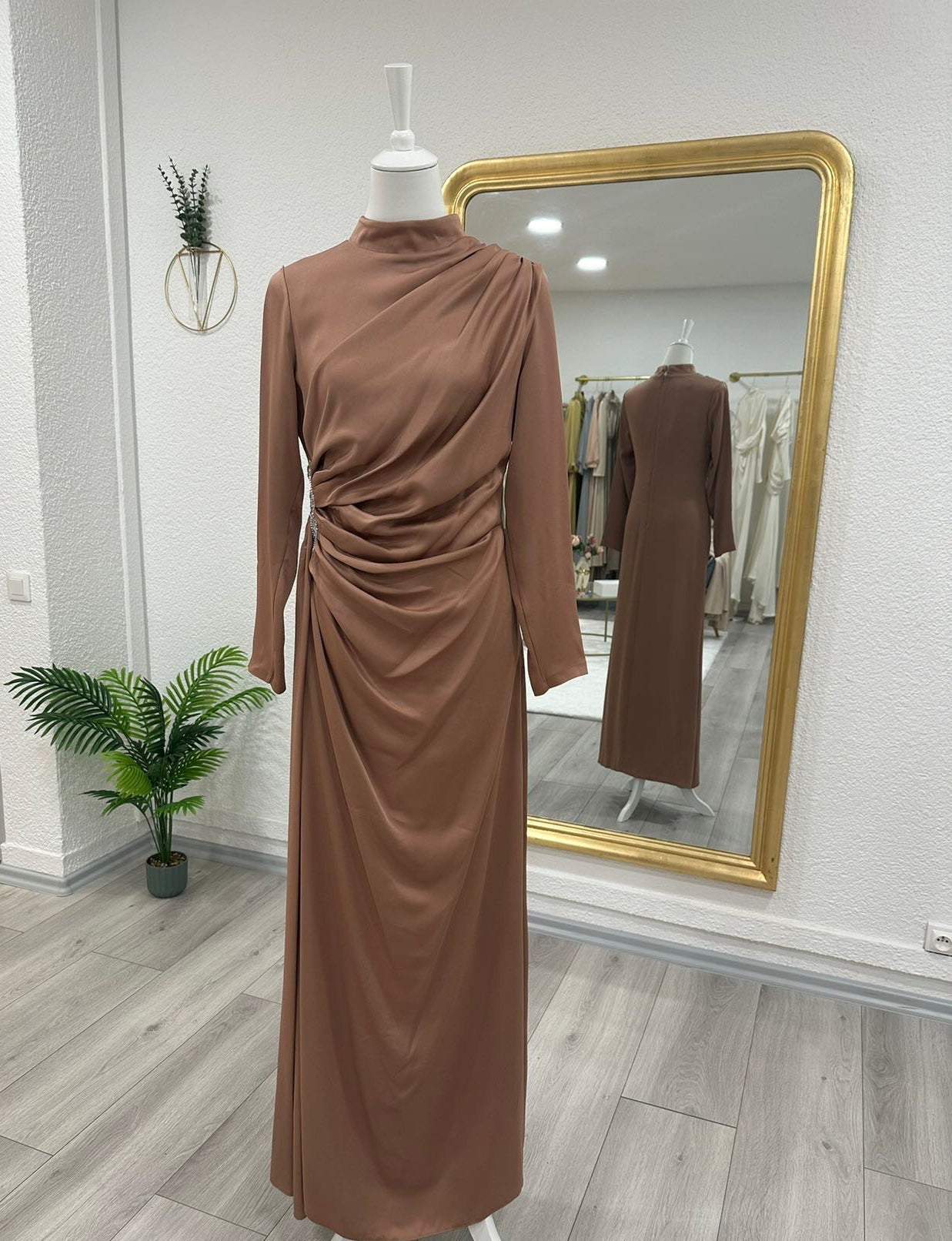 takchita, caftan marocain, robe location, rental dress, wedding dress, robe de soirée, robe de soirée modeste